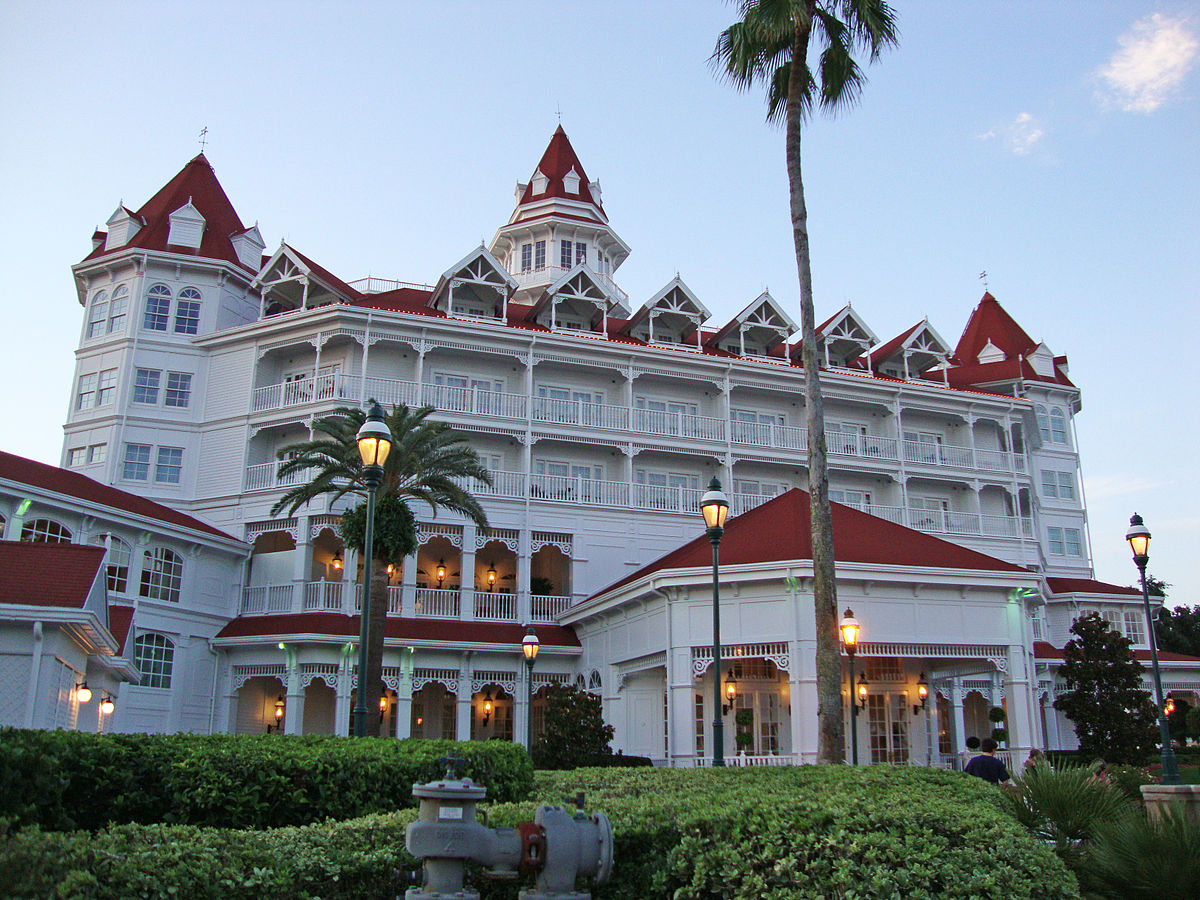 7 Amazing Reasons To Stay At Disneys Grand Floridian