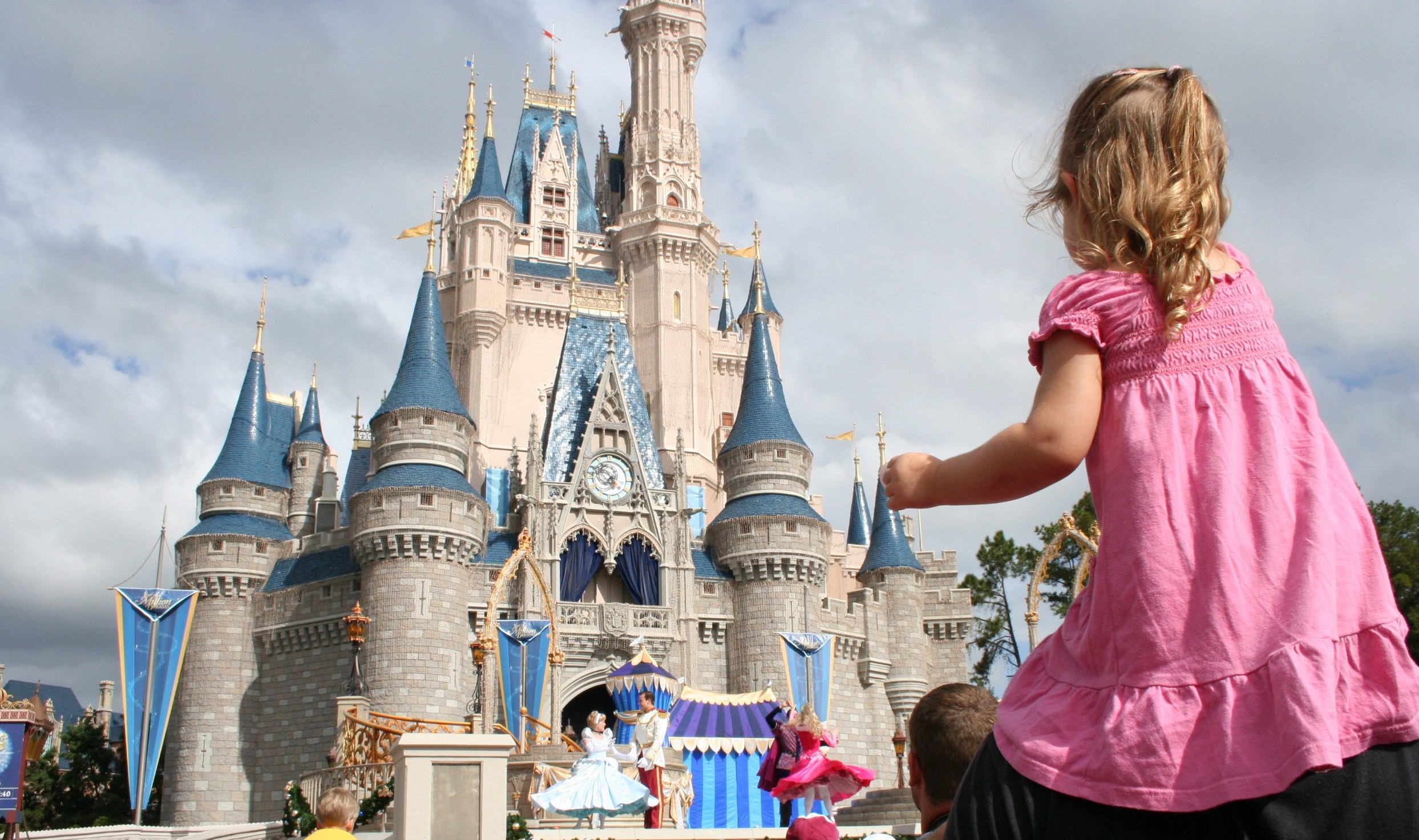 What is the Best Age to Bring a Child to Disney 