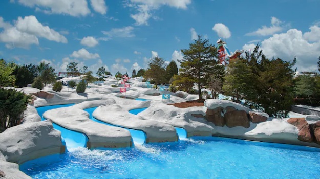 DIsney water parks face covering