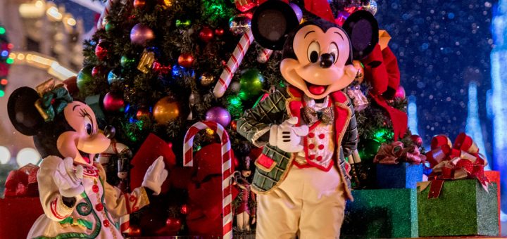 5 Best Tips for Surviving the Holidays at Disney - MickeyBlog.com