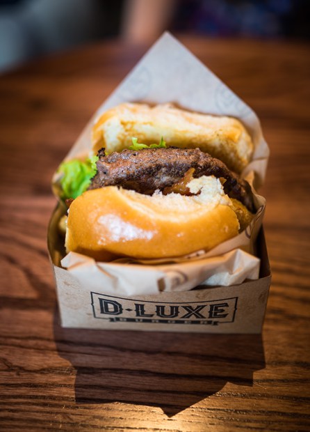 D Luxe Burger