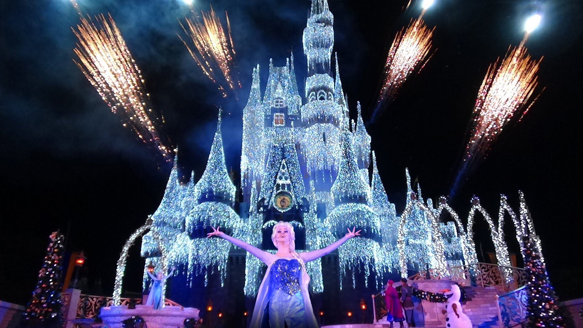 Disney World Holiday Decorations