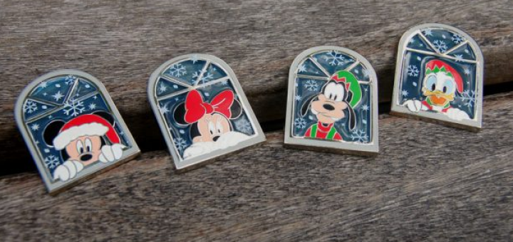Disney Gift Card Holiday Pin