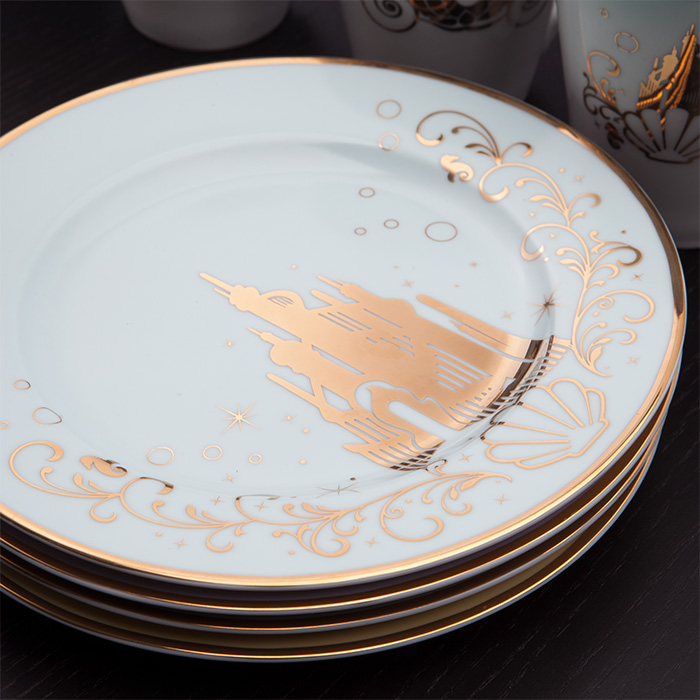This 16 Piece Disney Dinner Set Is Absolutely Dazzling Mickeyblog Com