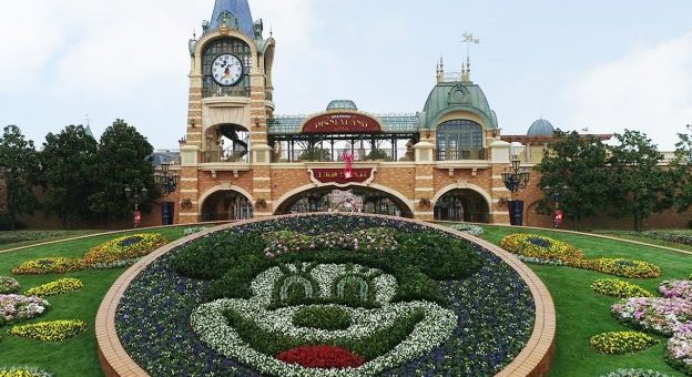 Shanghai Disney Resort in Spring