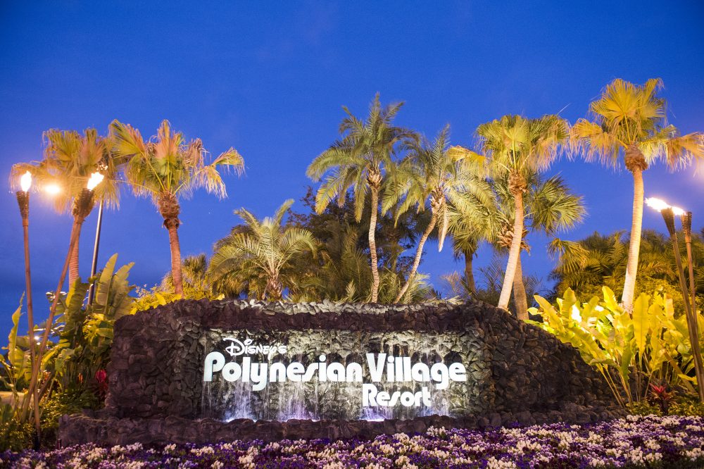 Walt Disney World Polynesian Village Resort Ceremonial House Post Card 