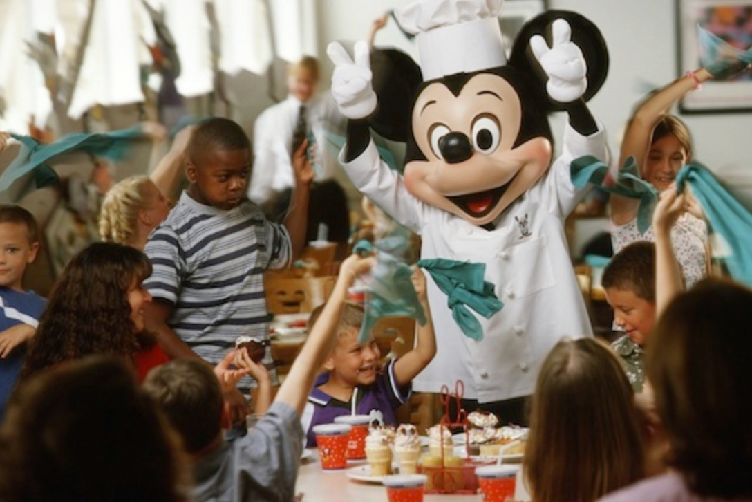 Disney World dining little ones