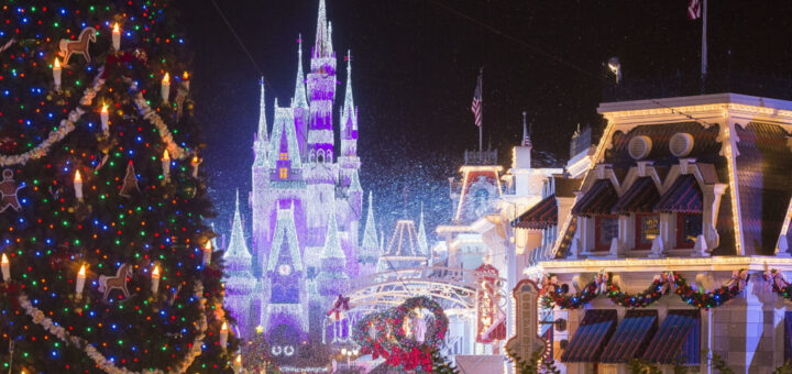 A Magic Kingdom Christmas Eve With Mickeyblog Com Mickeyblog Com