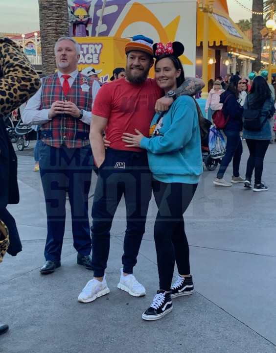 2020-01-31-12_01_16-Conor-McGregor-All-Smiles-With-Girlfriend-at-Disneyland.png