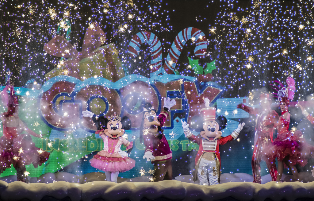 two new parades are set to dazzle at disneyland paris mickeyblog com disneyland paris mickeyblog
