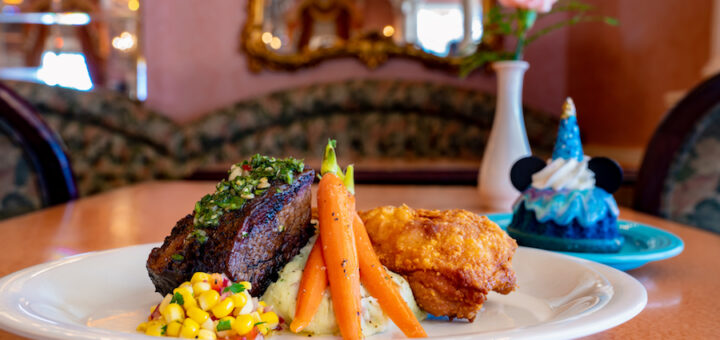 "Magic Happens" parade dining package