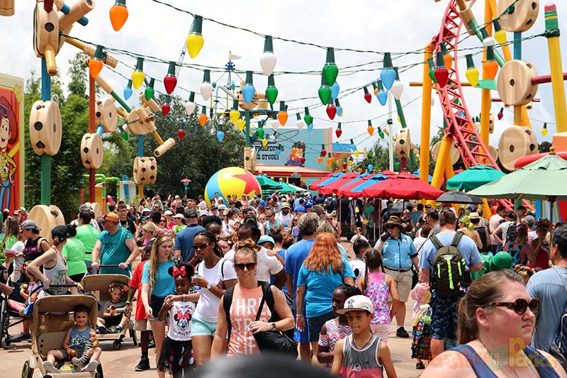 Toy Story Land crowd