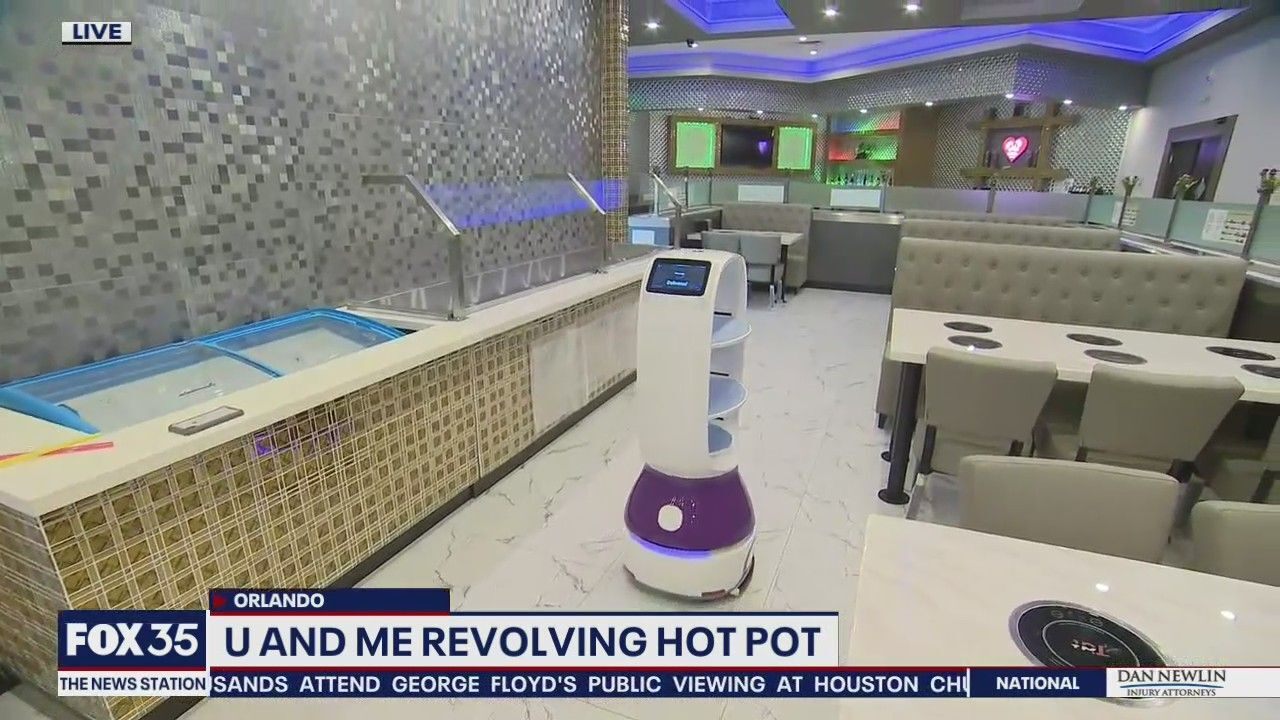 Restaurant revolving hot pot