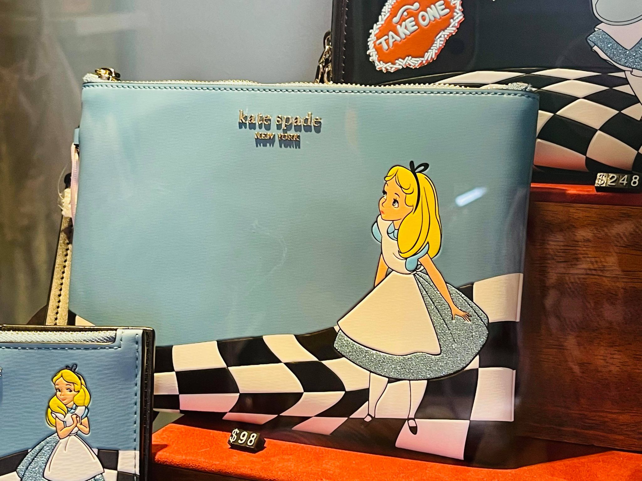 A New Kate Spade x Alice in Wonderland Collection Is Coming to Walt Disney  World 