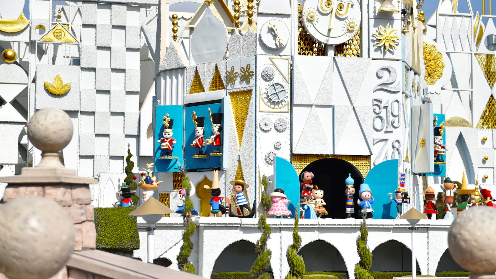 it's a small world exterior