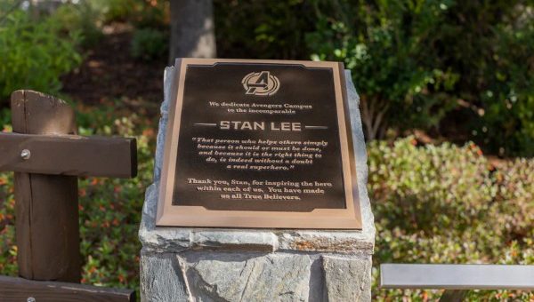 Marvel Comic's Stan Lee memorial magnet new! 