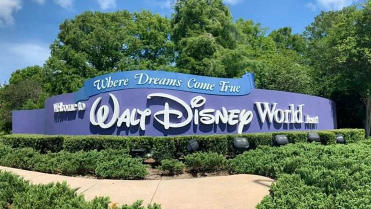 Walt Disny World Sign
