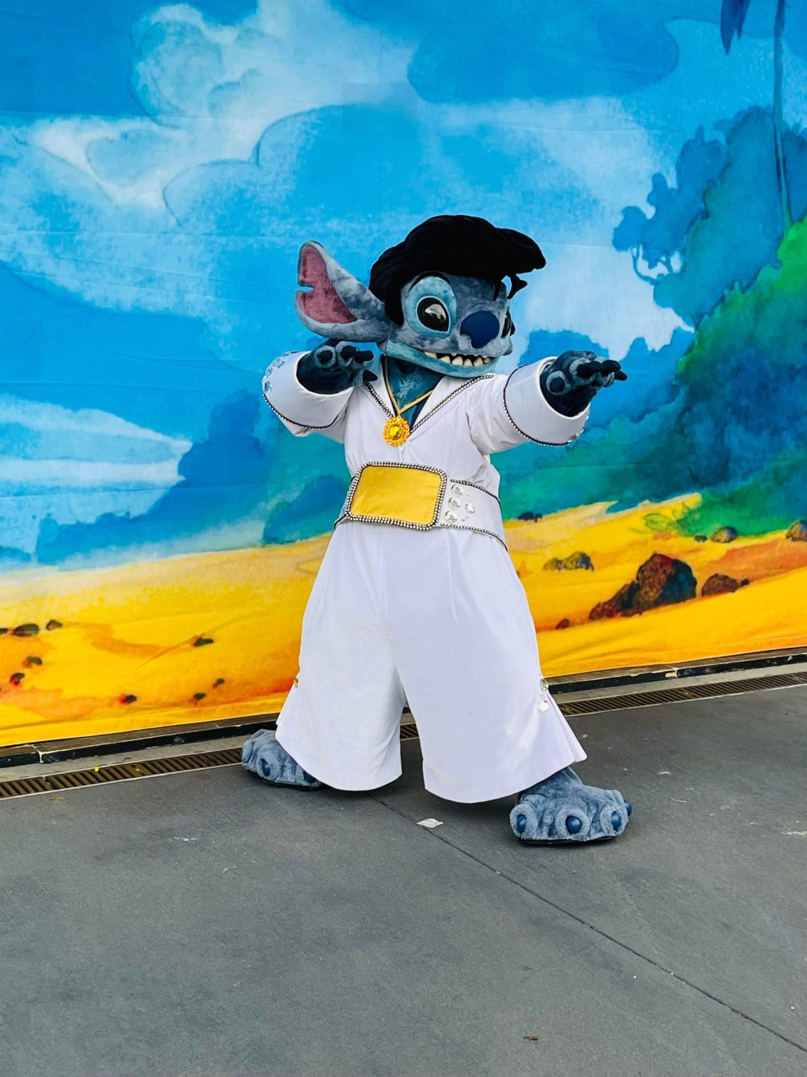 Stitch is Dressed as Elvis for Halloween Party - MickeyBlog.com