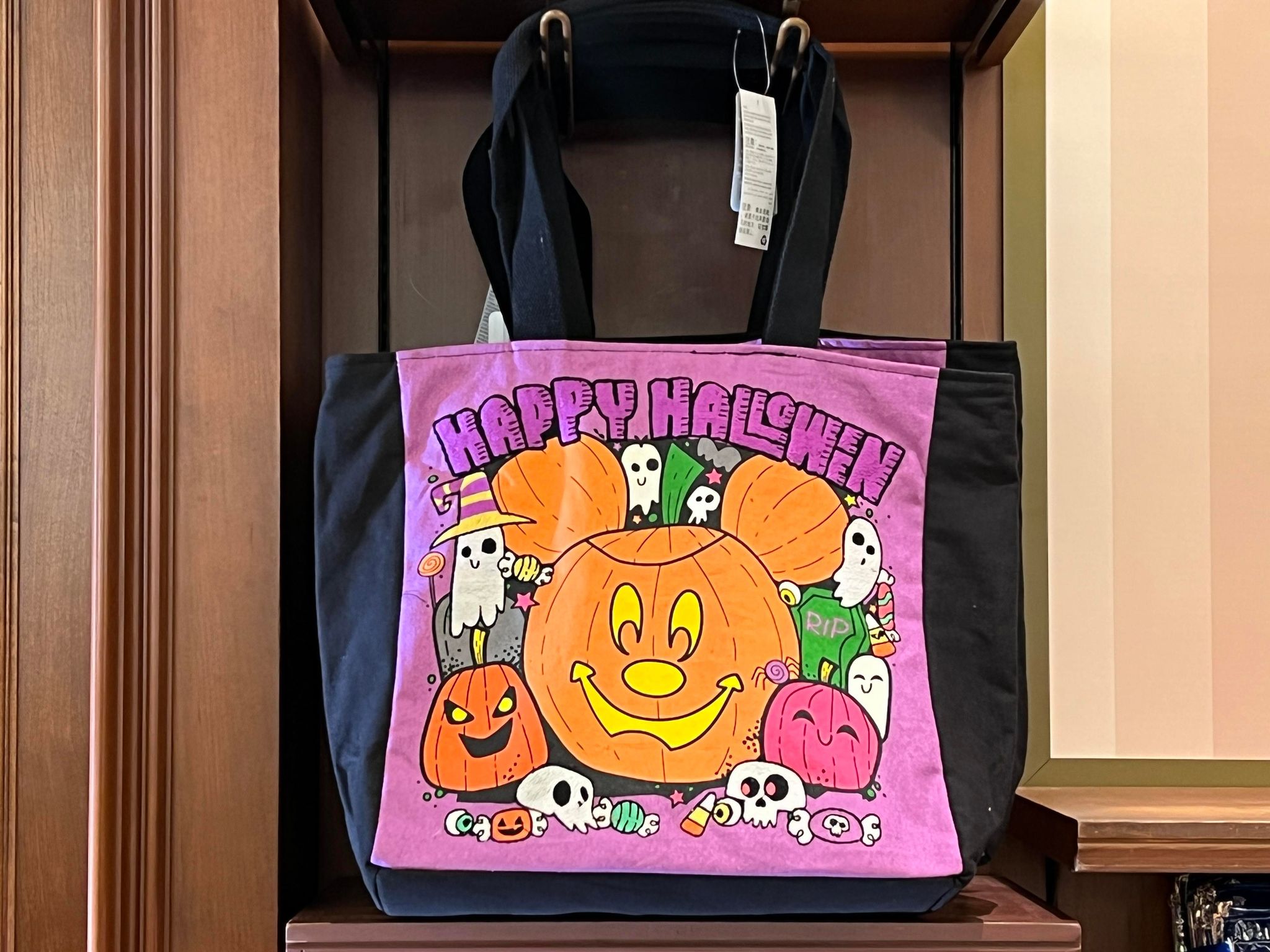 New Halloween Tote Bag Crops Up at Magic Kingdom - MickeyBlog.com
