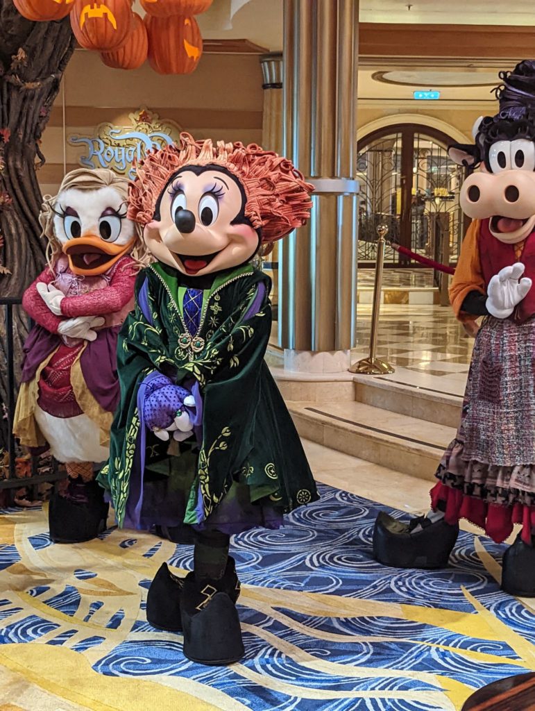 Minnie, Daisy, & Clarabelle to Dress as Sanderson Sisters in Boo