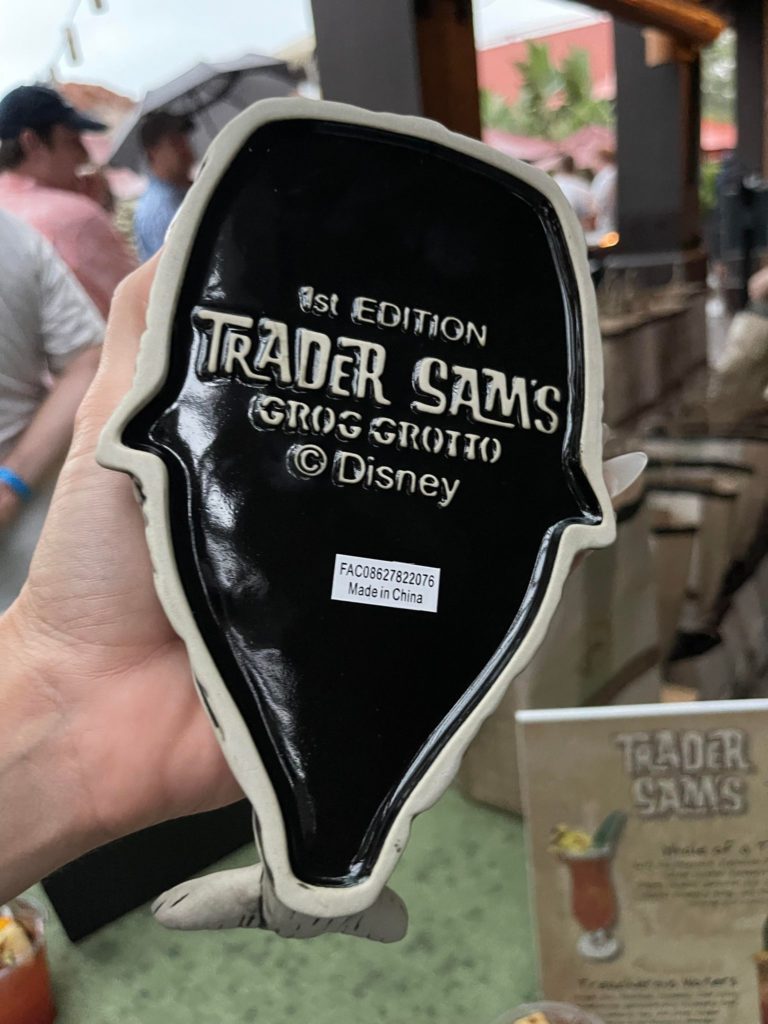 Disney Pin - Trader Sam's Grog Grotto Octopus at 's