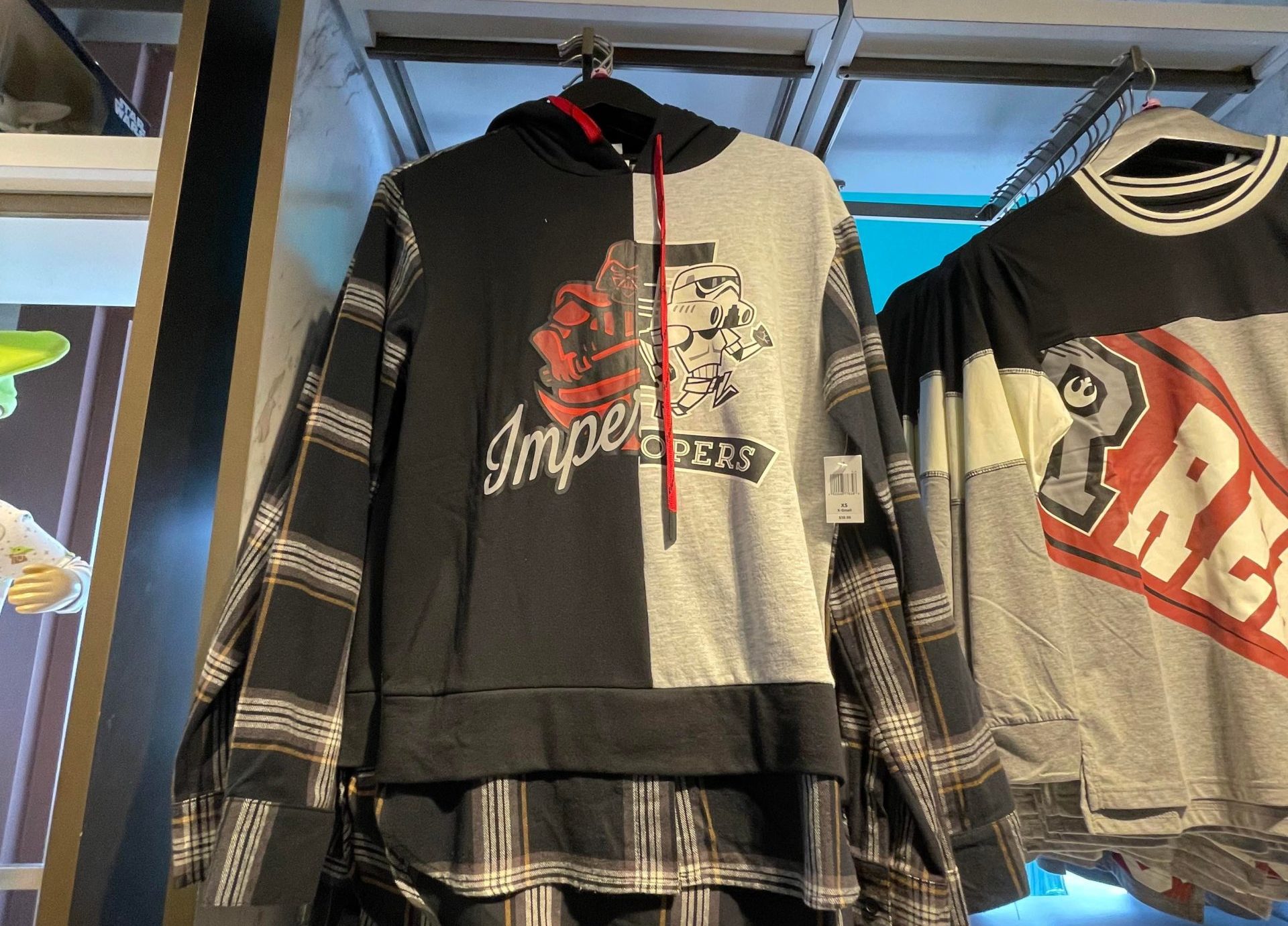 New Star Wars Line Throws Back to '90s Styles - MickeyBlog.com