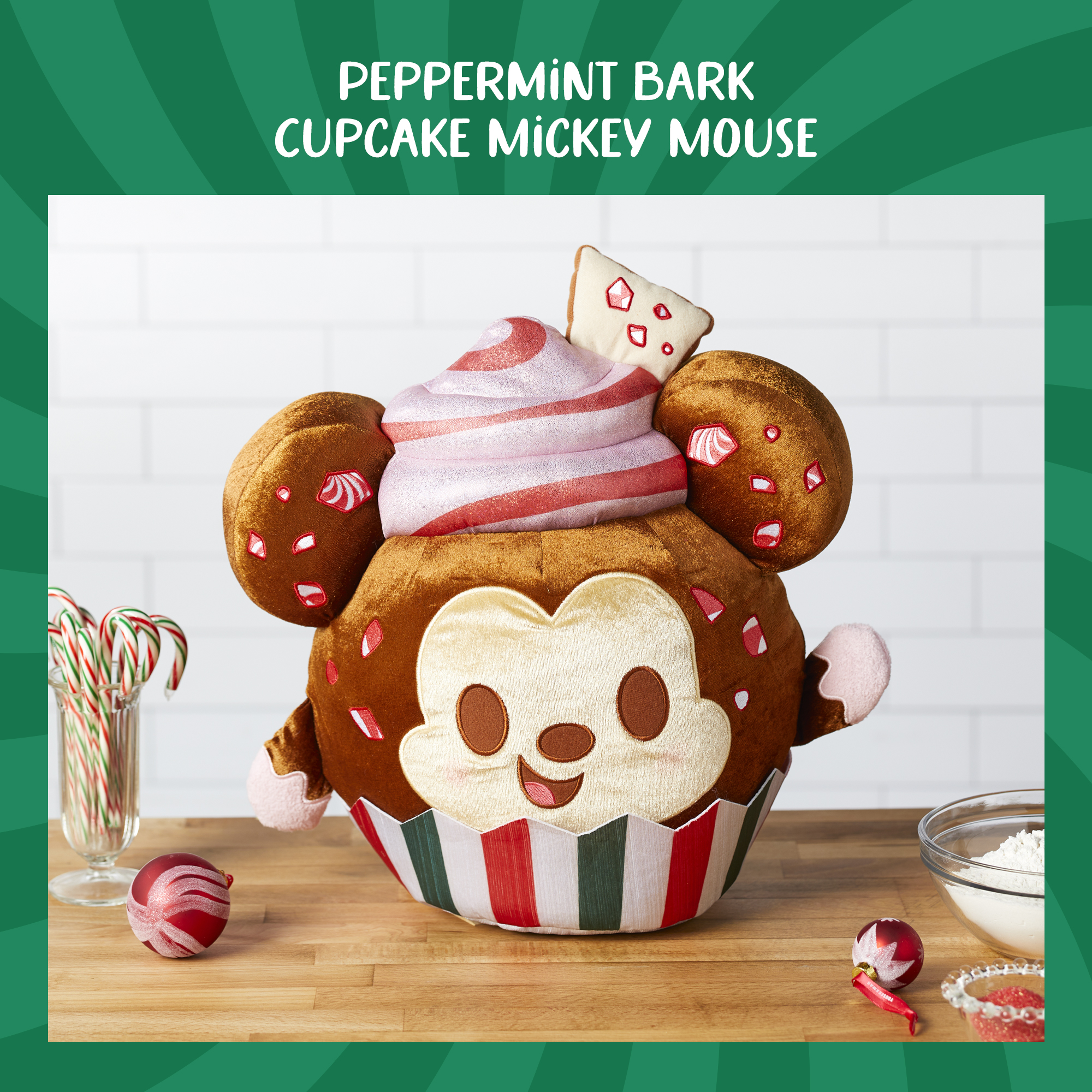 Disney Munchlings Peppermint bark Cupcake Mickey Mouse