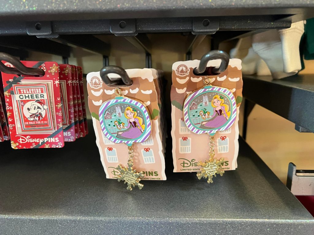 Saratoga Holiday Pins