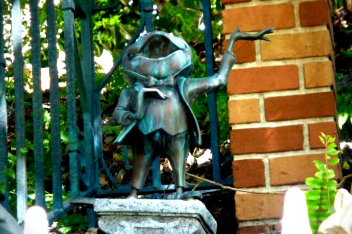 Mr. Toad Statue Pet Cemetary