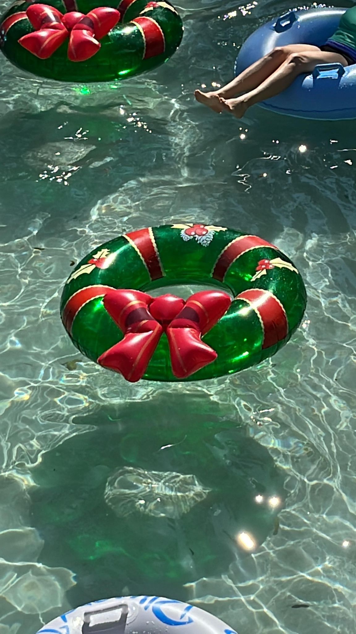 cross country creek lazy river wreath tubes