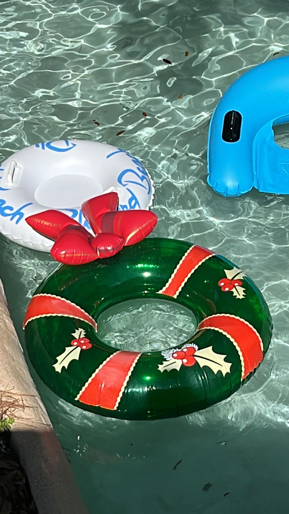 cross country creek lazy river wreath tubes