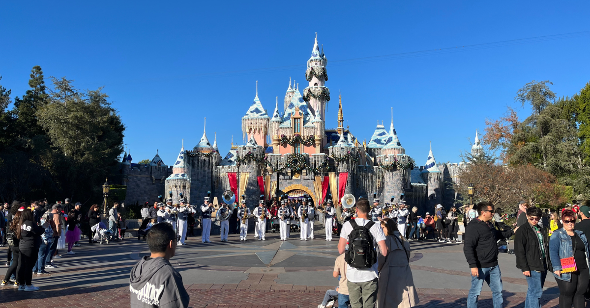 Disneyland Holiday Castle