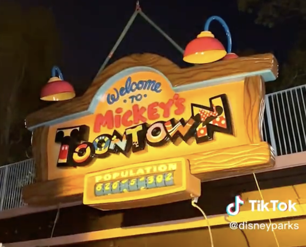 New Toontown sign