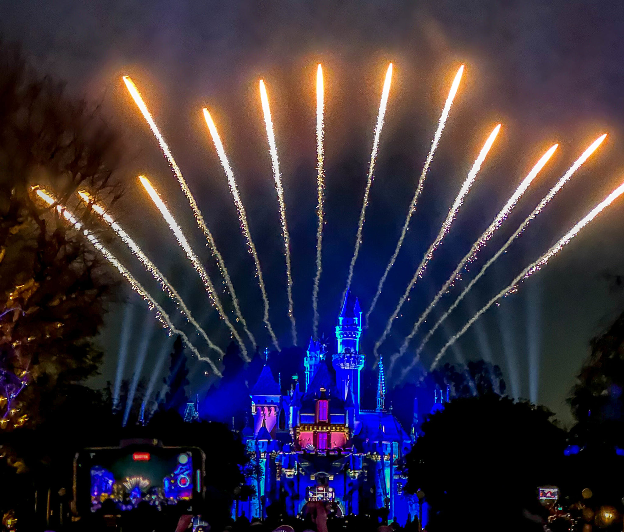 NEWS Wondrous Journeys to CLOSE For Halloween Fireworks in Disneyland