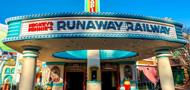Mickey & Minnie's Runaway Railway in Toontown