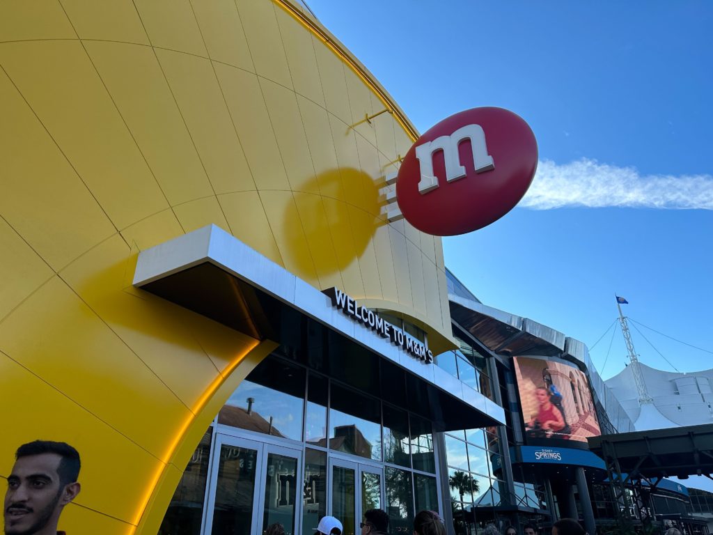 NEW: M&M Meet and Greets at Disney Springs Store Every Weekend ...