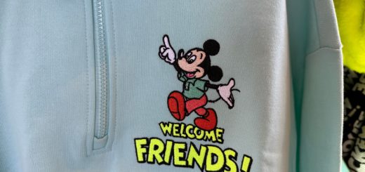 Vintage Mickey Hello Friends sweatshirt
