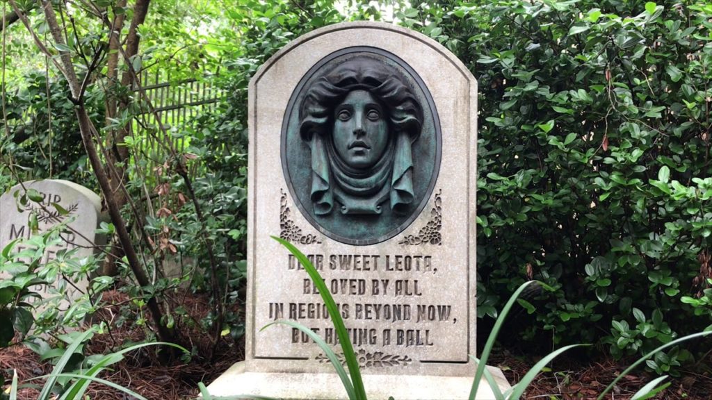 Madame Leota tombstone