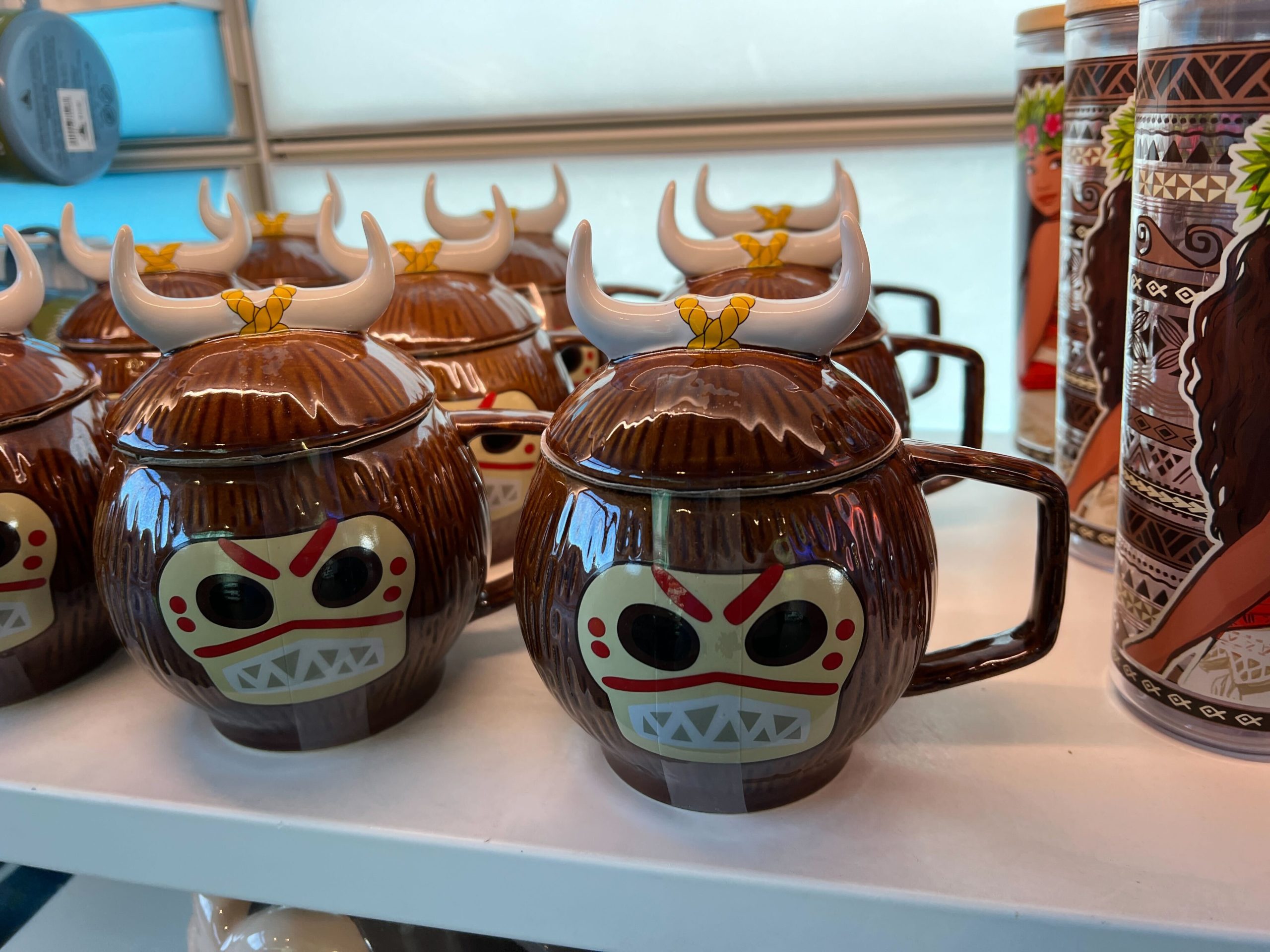 Disney Store Mug avec couvercle Kakamora, Vaiana