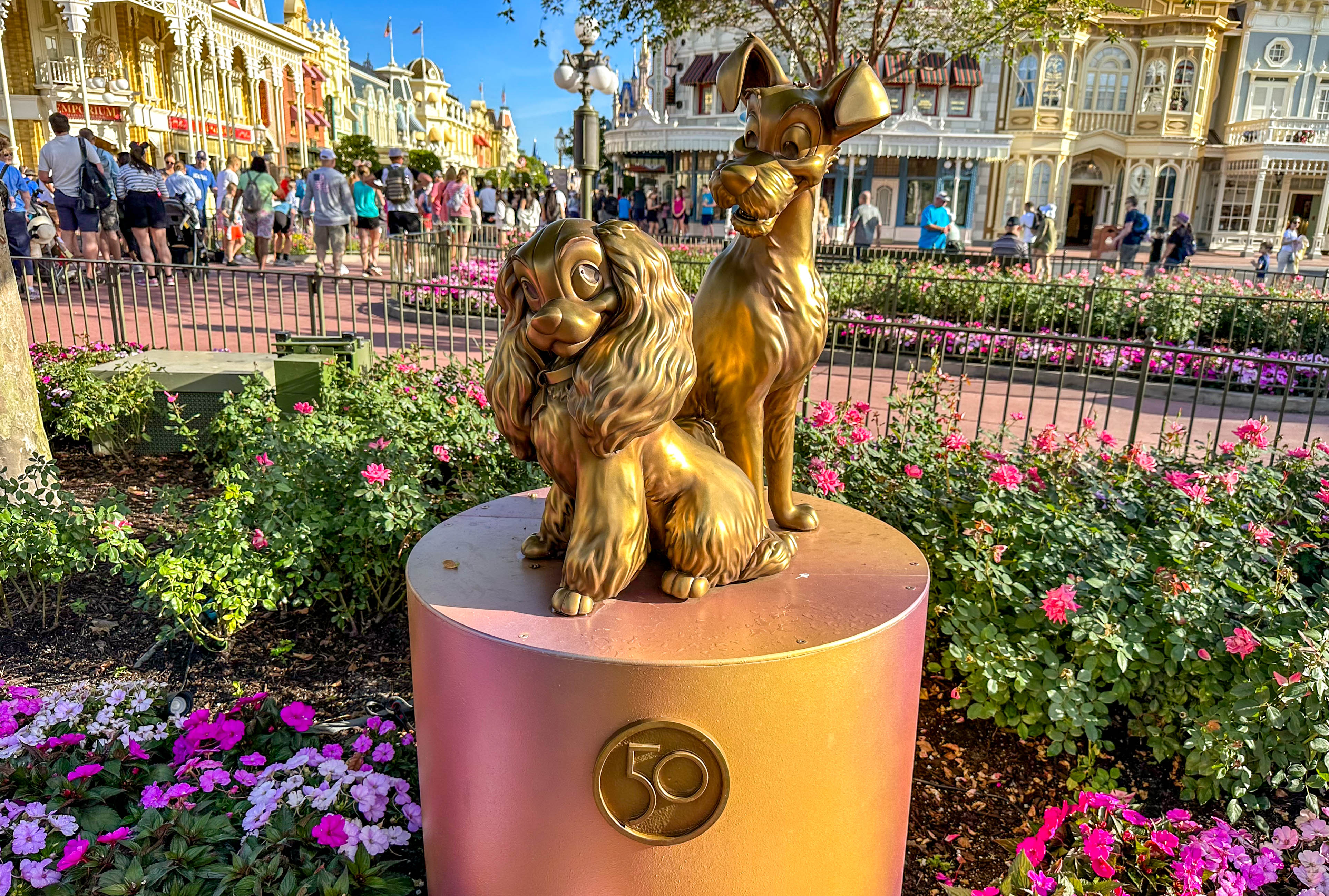 Lady and the Tramp Statue