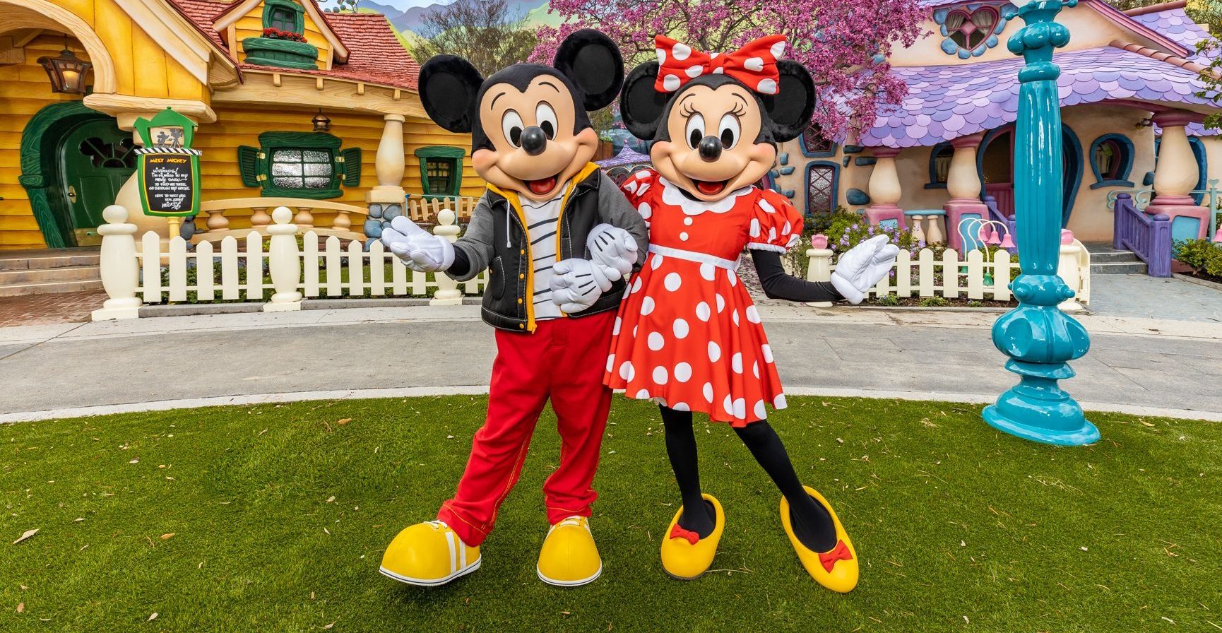 MickeyBlog News, Updates & Magic for April 9 