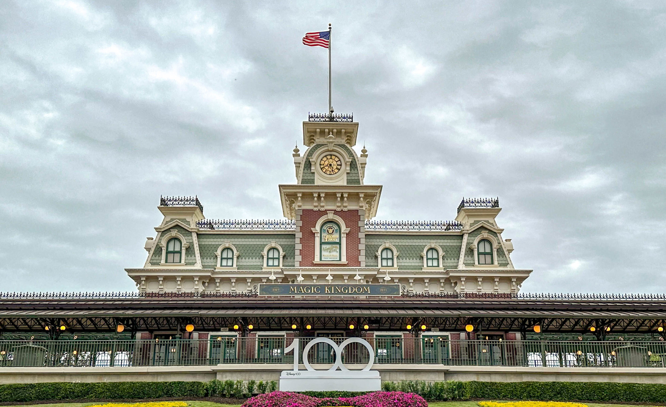 BREAKING Magic Kingdom's Entrance Decor Has Been UPDATED