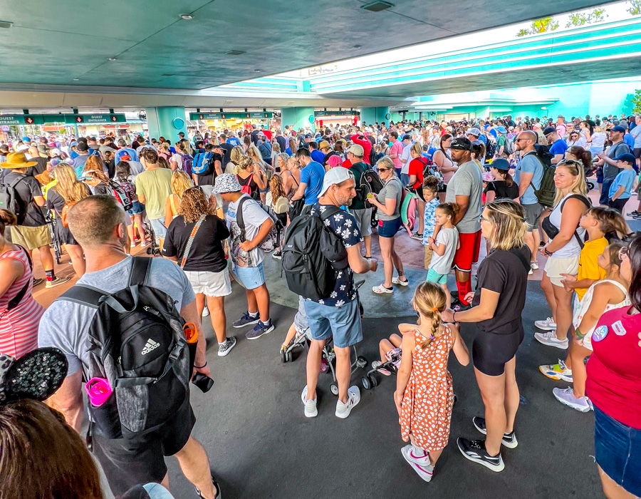 Spring Break and Easter Crowds Hollywood Studios Busy