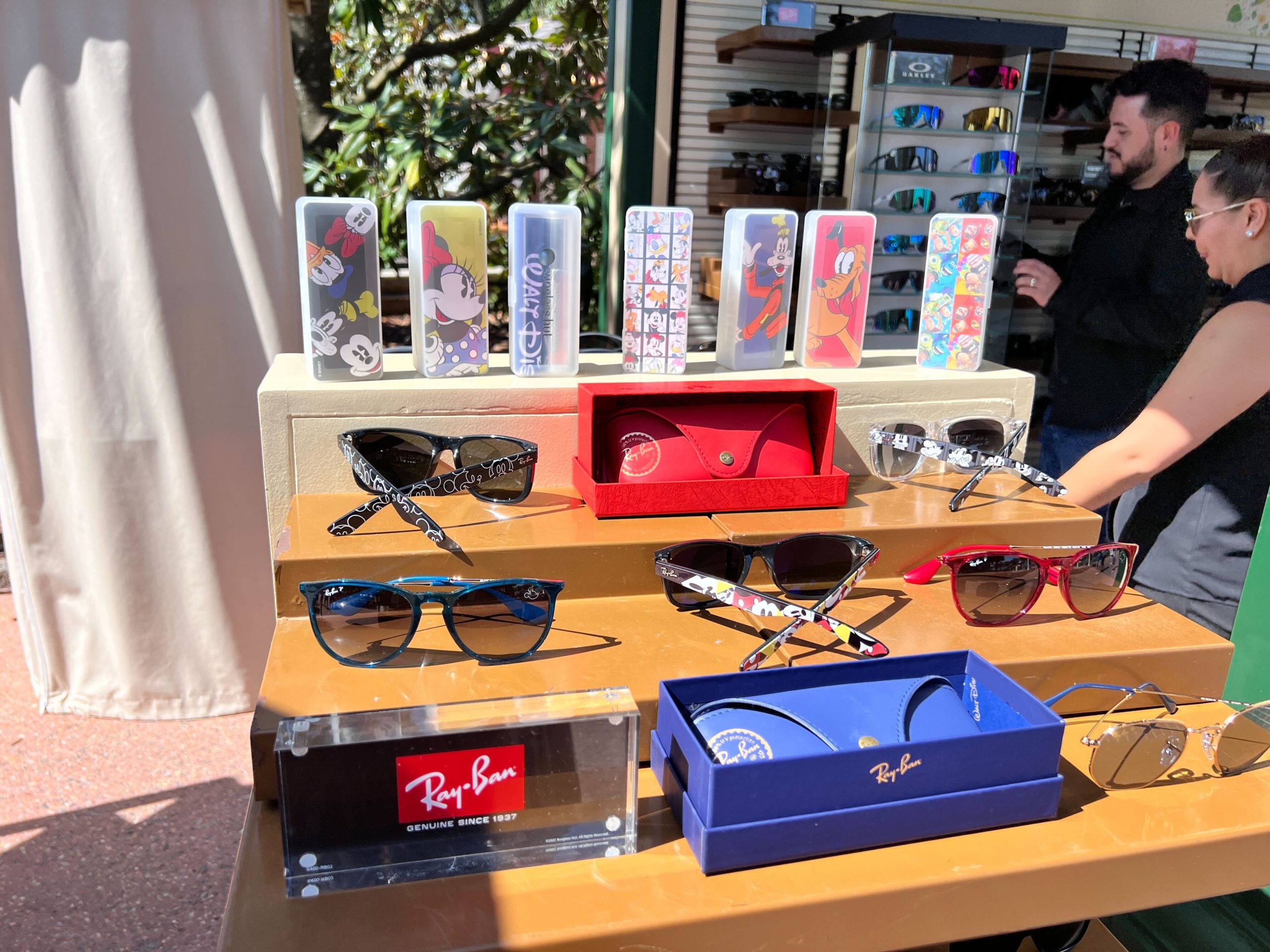 Sunglasses Hut EPCOT