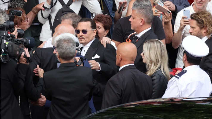Johnny Depp Makes Triumphant Return To Cannes - MickeyBlog.com