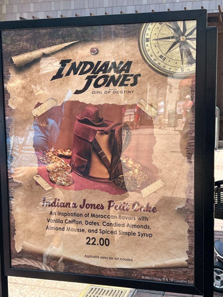 Indiana Jones Petit Cake