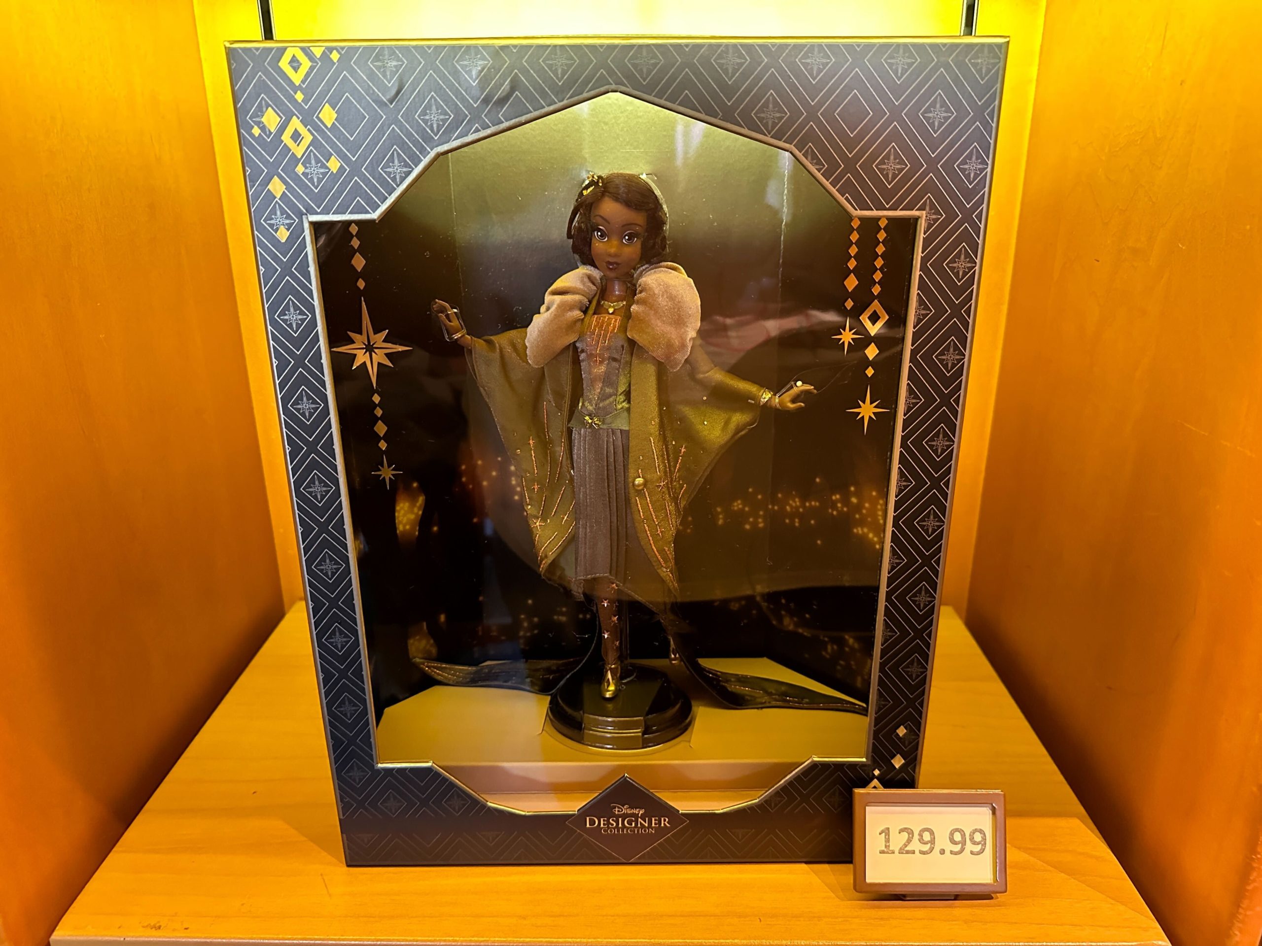 https://mickeyblog.com/wp-content/uploads/2023/06/Tiana-Collectors-Doll-2-scaled.jpg