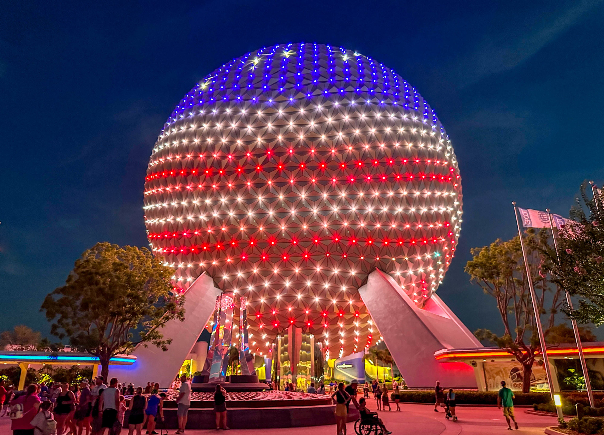 4th of July Spaceship Earth lighting