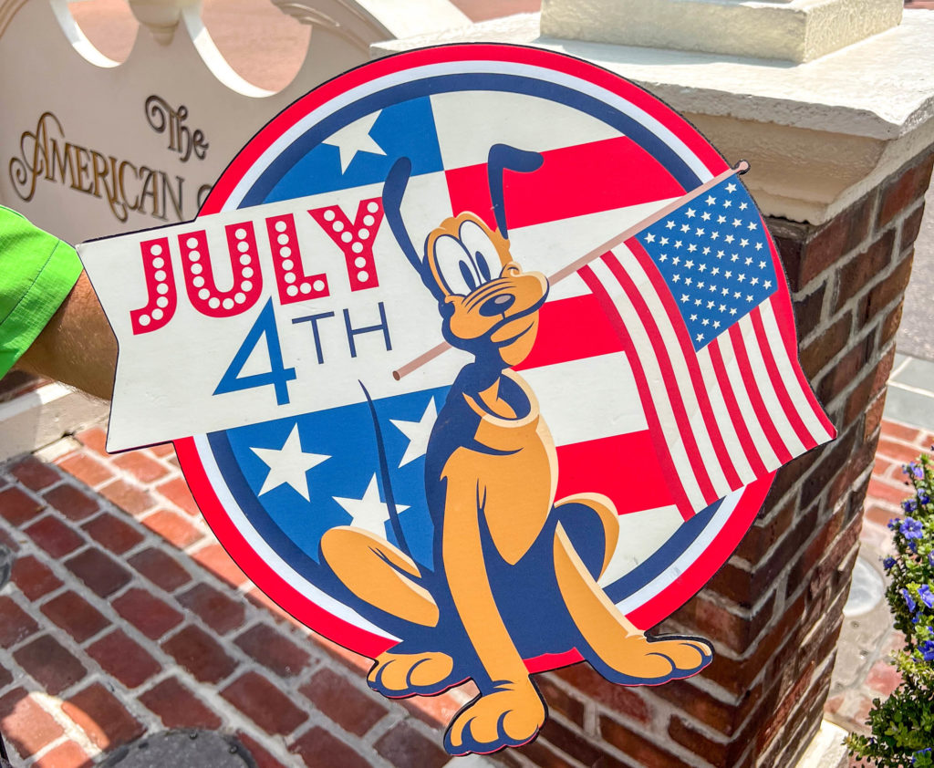 July 4th photopass prop