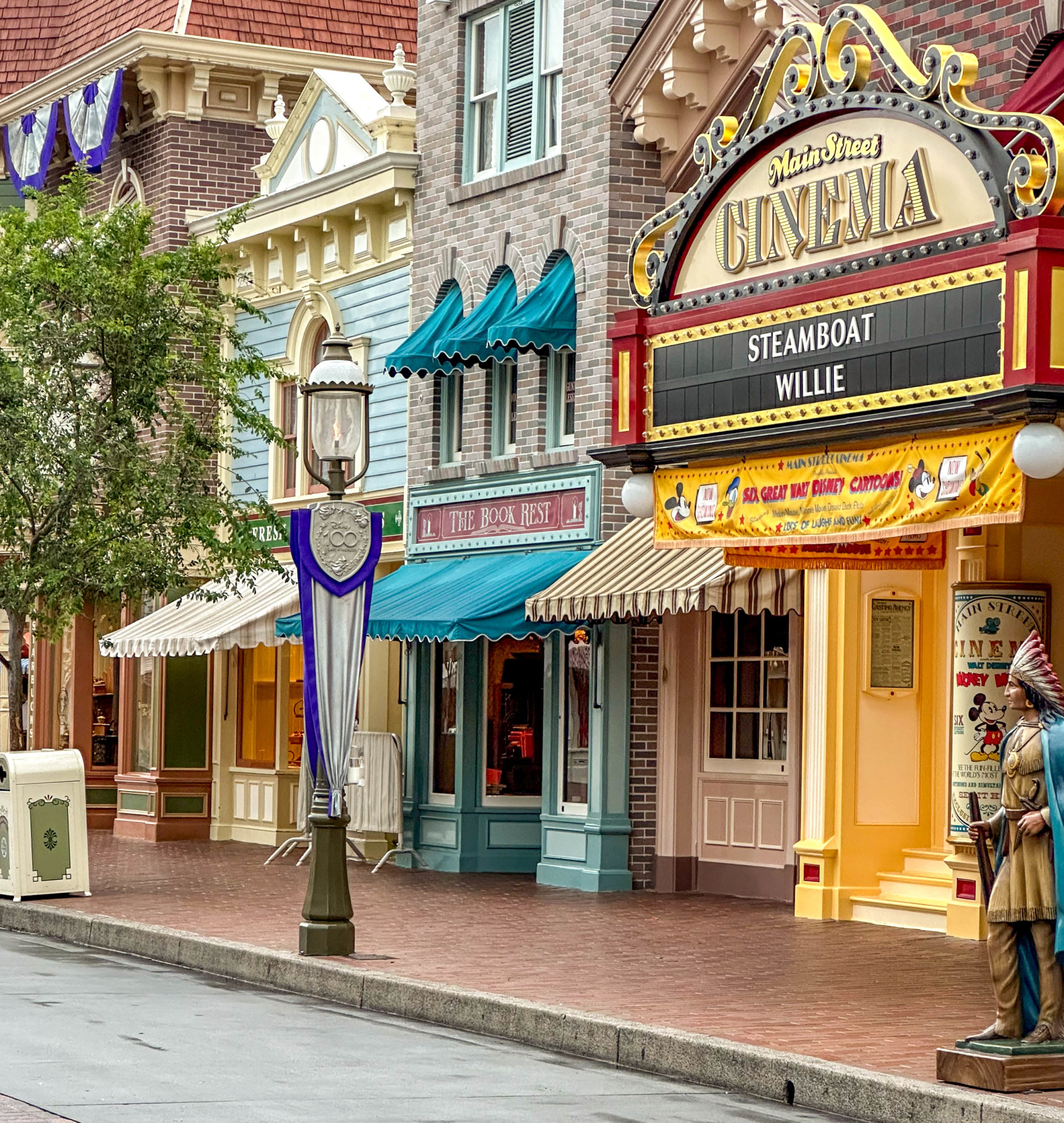 dlr-disneyland-park-castle-main-street-usa